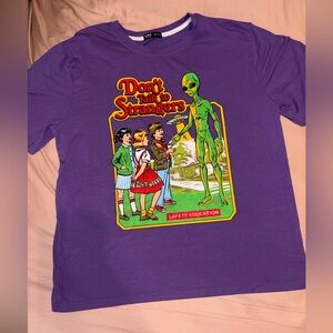 Steven Rhodes ROMWE Don’t Talk To Strangers Graphic Tee